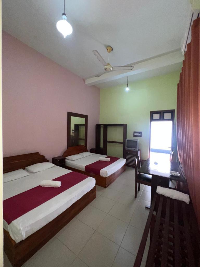 The Triangle Hotel Anuradhapura Oda fotoğraf