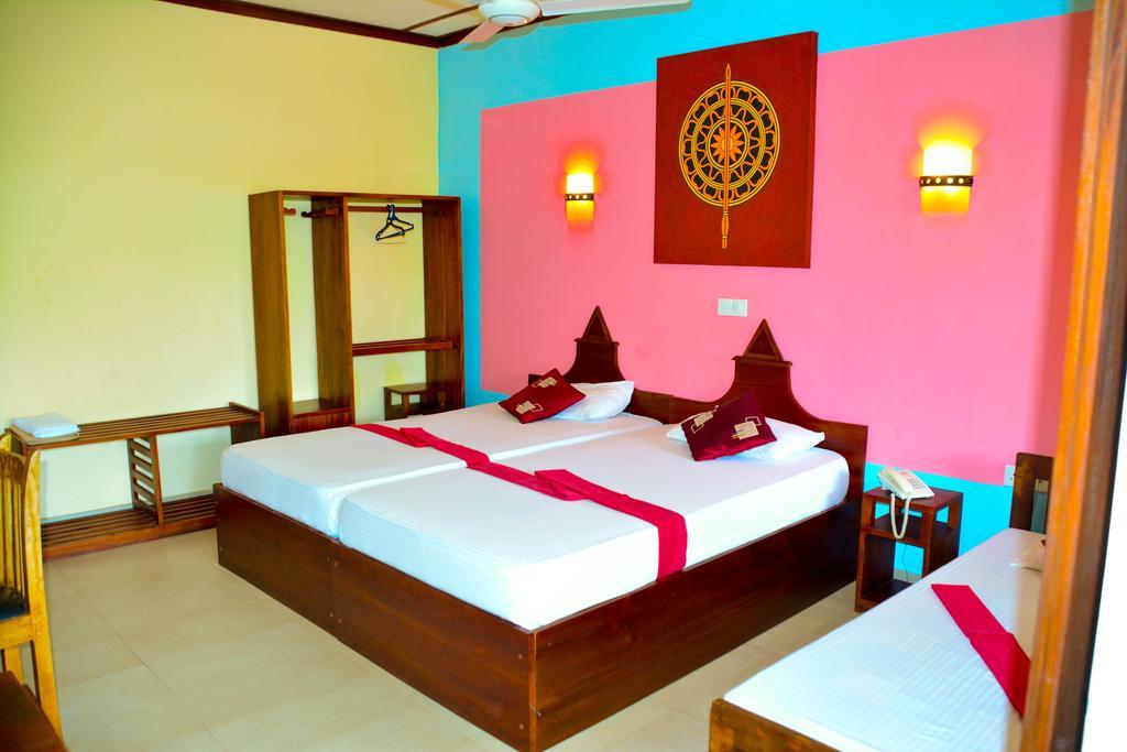 The Triangle Hotel Anuradhapura Dış mekan fotoğraf