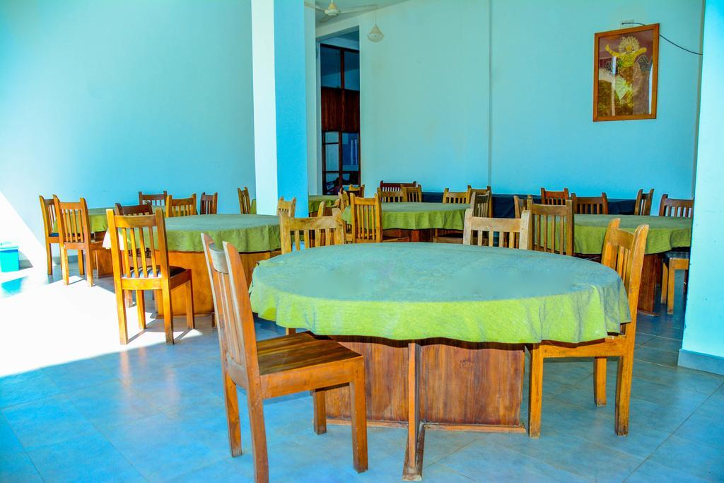 The Triangle Hotel Anuradhapura Dış mekan fotoğraf